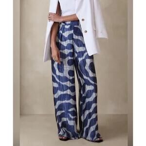 Banana Republic Blue and White Straight Leg Pants